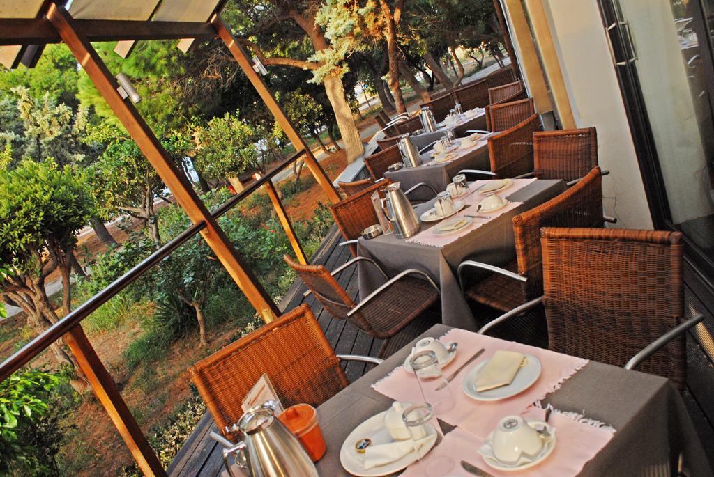 Karystion Hotel Каристос Екстериор снимка