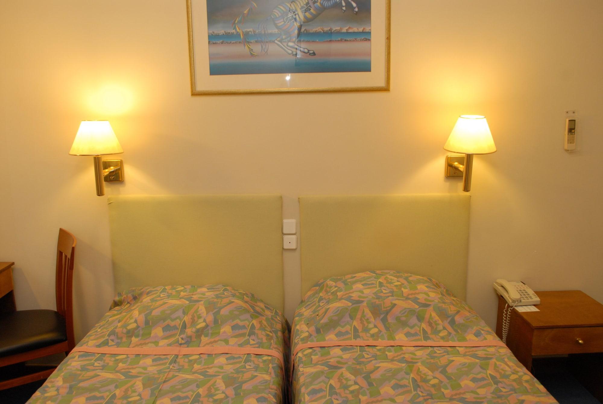 Karystion Hotel Каристос Екстериор снимка