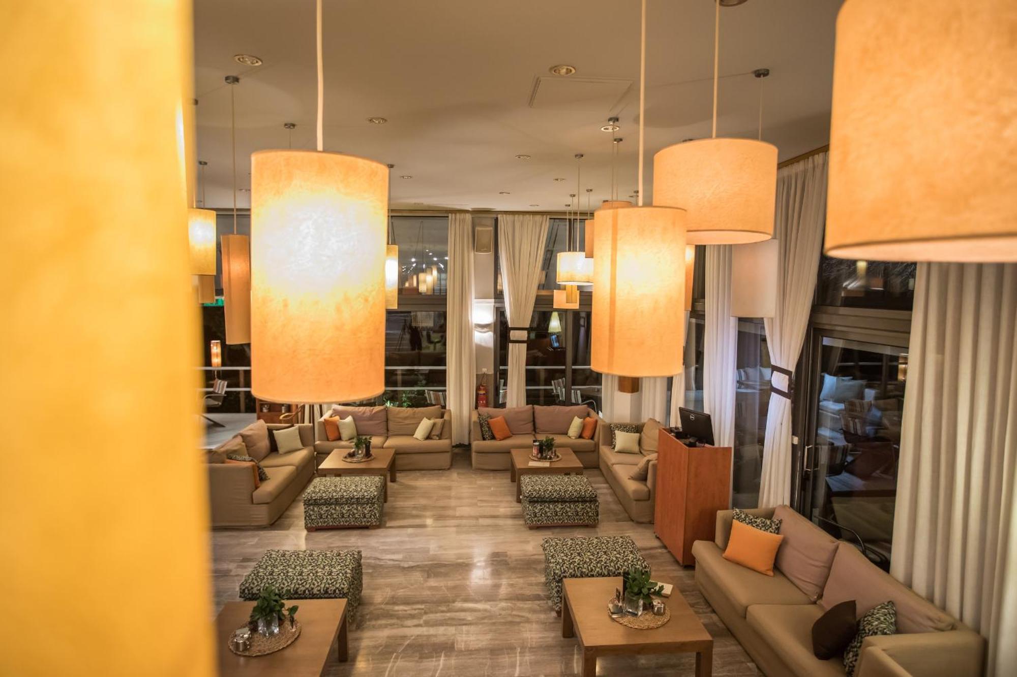Karystion Hotel Каристос Екстериор снимка